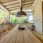 Du Domaine De Roujol Hébergement de vacances